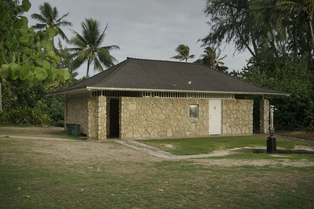 Bathrooms at Kailua Beach Park